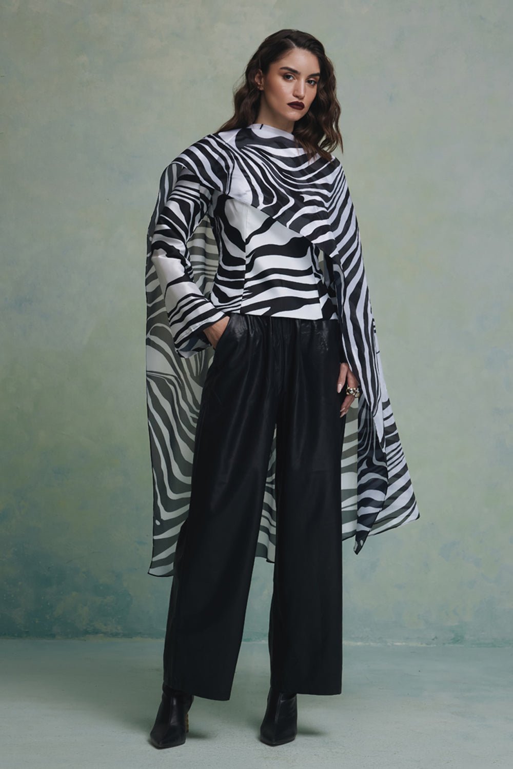 Black Straight Pants - Zabella