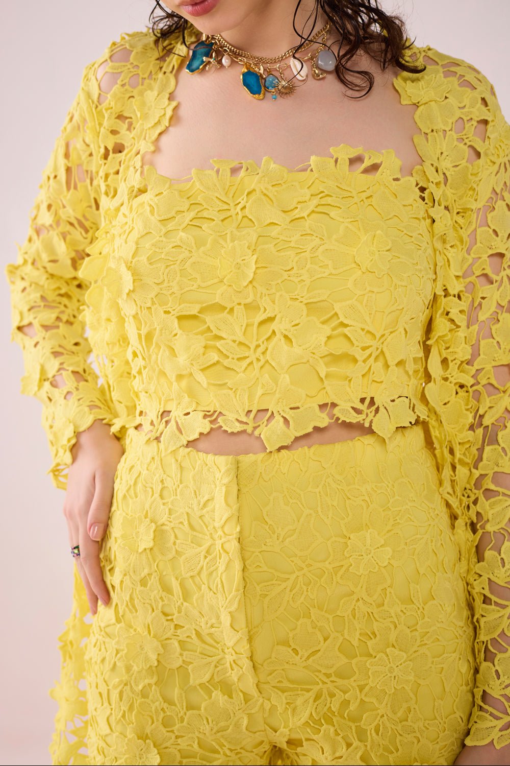 Saachi Bhasin In Our Sunglow Chantilly Lace Set - Zabella