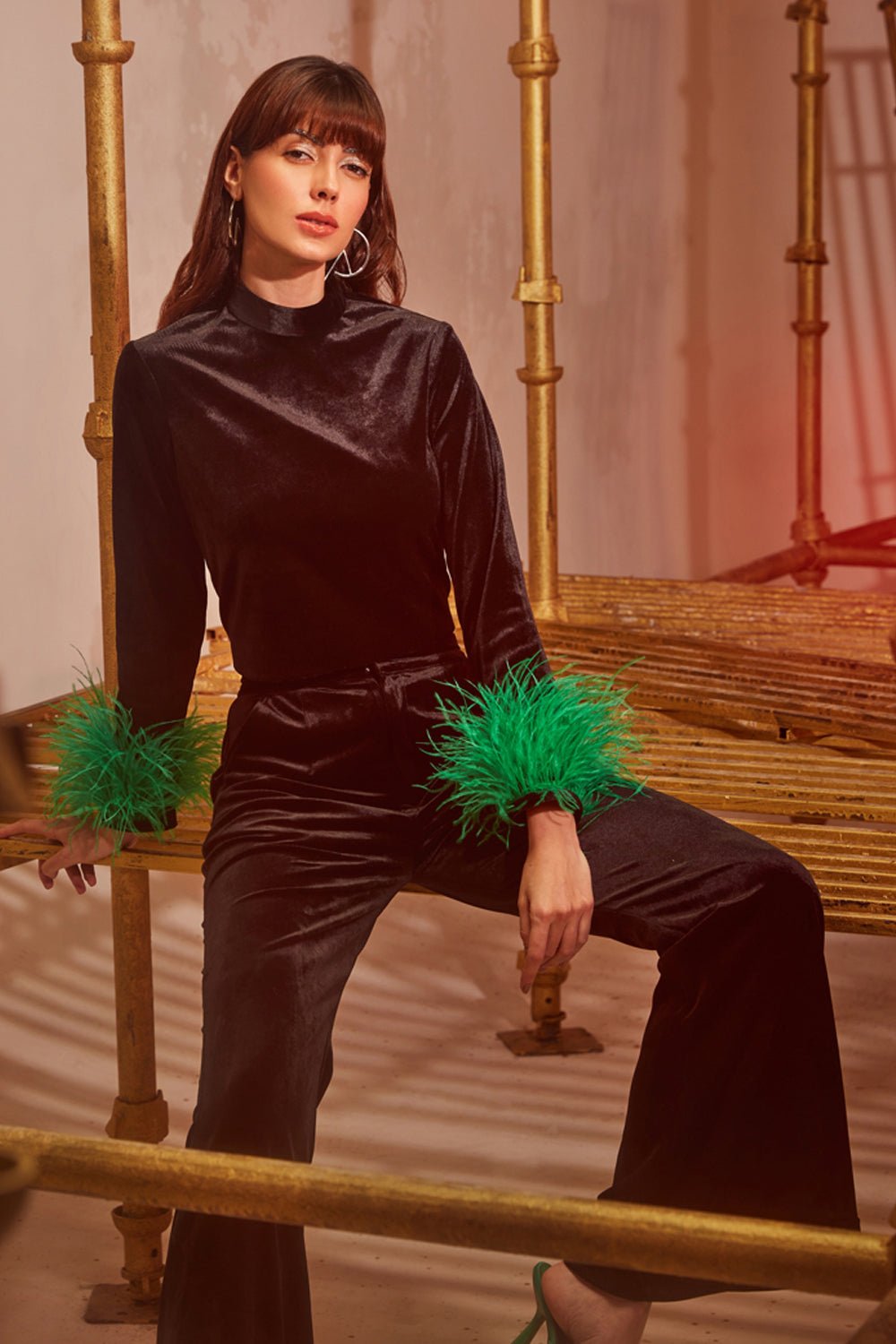Black Velvet Fit & Flared Pants - Zabella