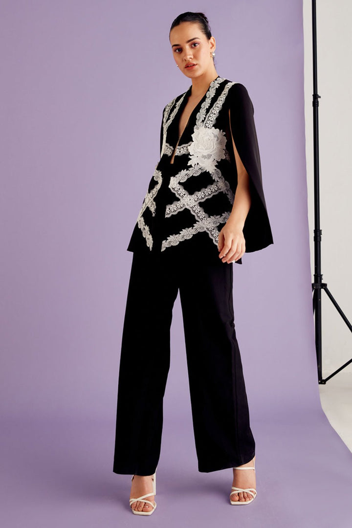 Black & White Lace Cape - Zabella