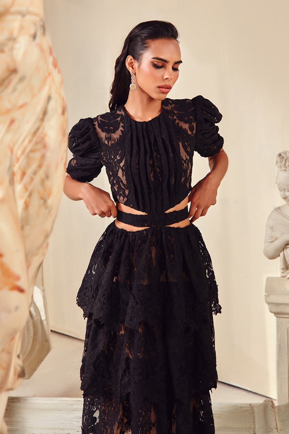 Esha Gupta In Our Black Textured Cut Out Midi Dress - Zabella